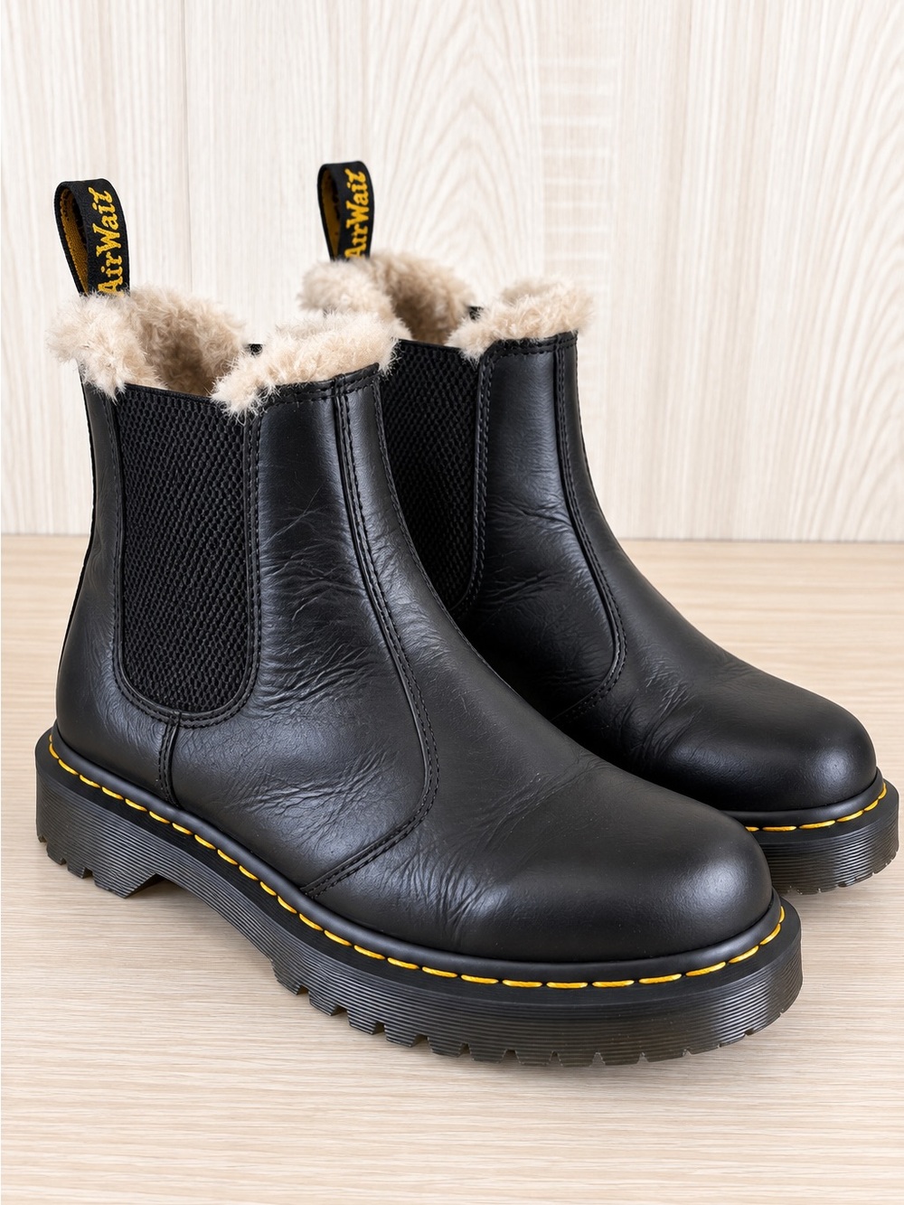 Dr. Martens 2976 Leonore   Black Leather Faux Fur Lined Chelsea Boots W Size 9